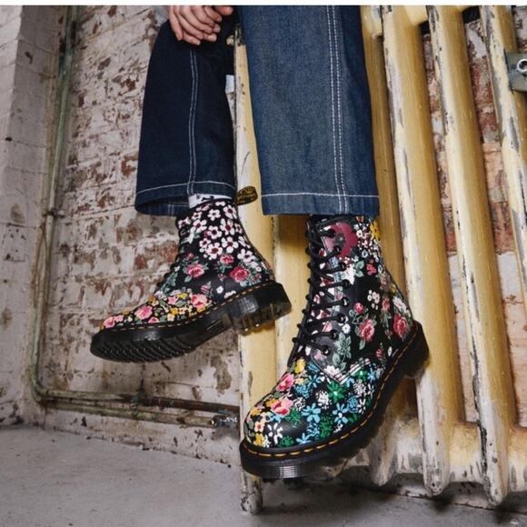 Dr. Martens 1460 Pascal Black Floral Mash Up Boots Size 6 RARE - Picture 4 of 14